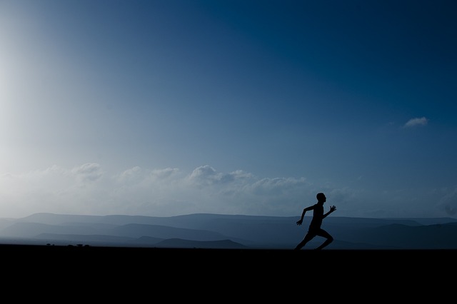 Jak správně běhat na běžkách: Zlepšete svou techniku