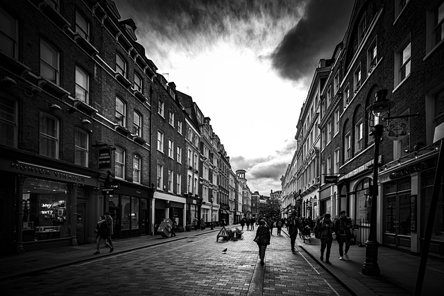 1. Výhody rychlé chůze pro kondici a zdraví: Zvýšení fyzické fitness a předcházení zdravotních problémů