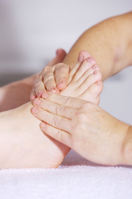 Masáž nohou: Co je to a jak funguje